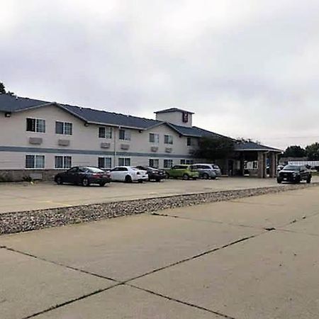 Regency Inn Geneseo Il I-80 Extérieur photo