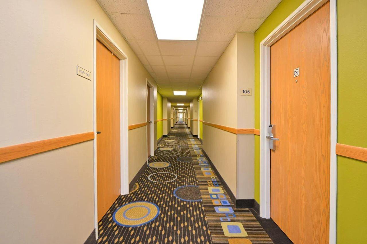 Regency Inn Geneseo Il I-80 Extérieur photo