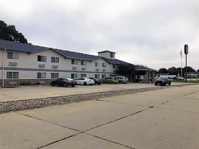 Regency Inn Geneseo Il I-80 Extérieur photo