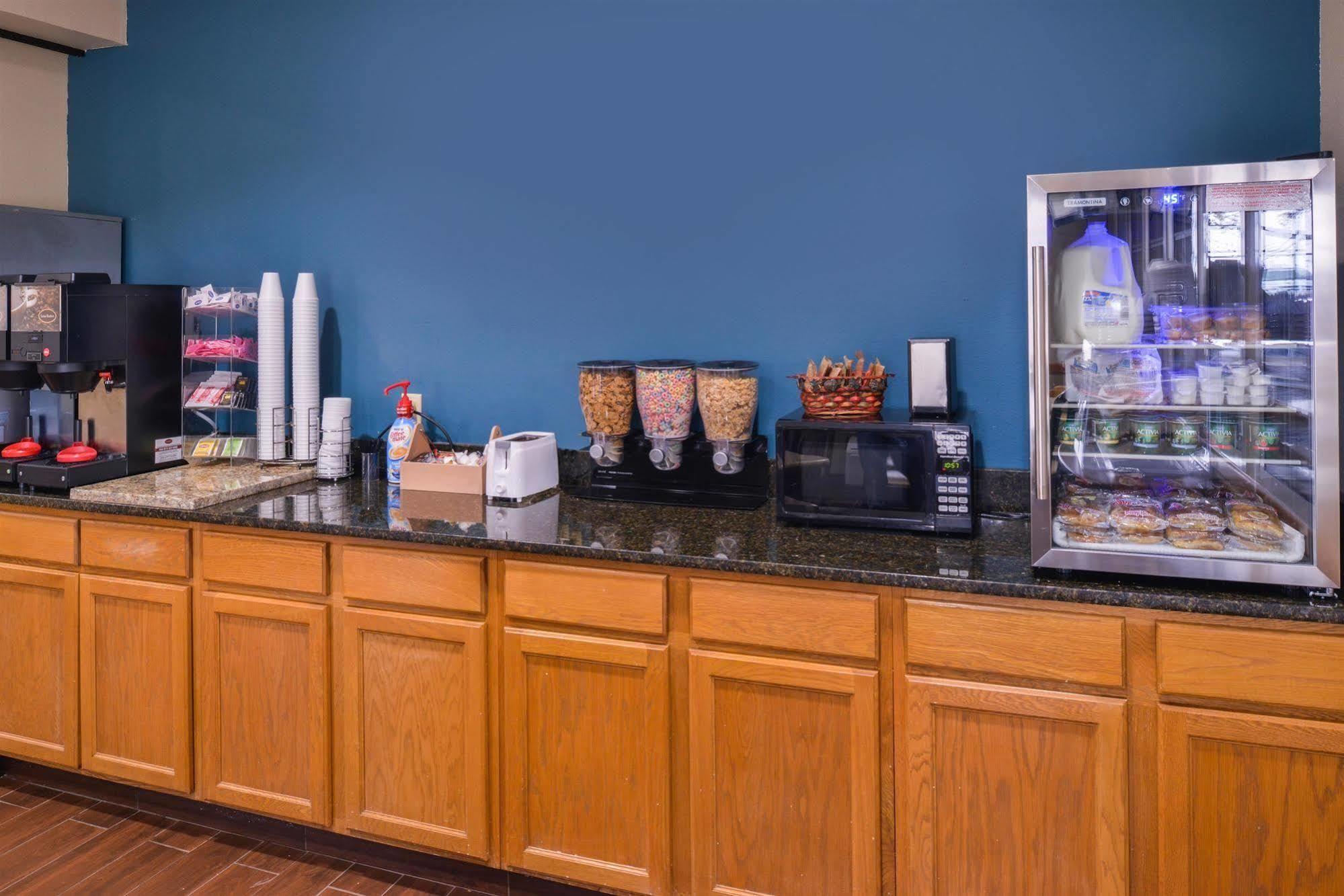 Regency Inn Geneseo Il I-80 Extérieur photo