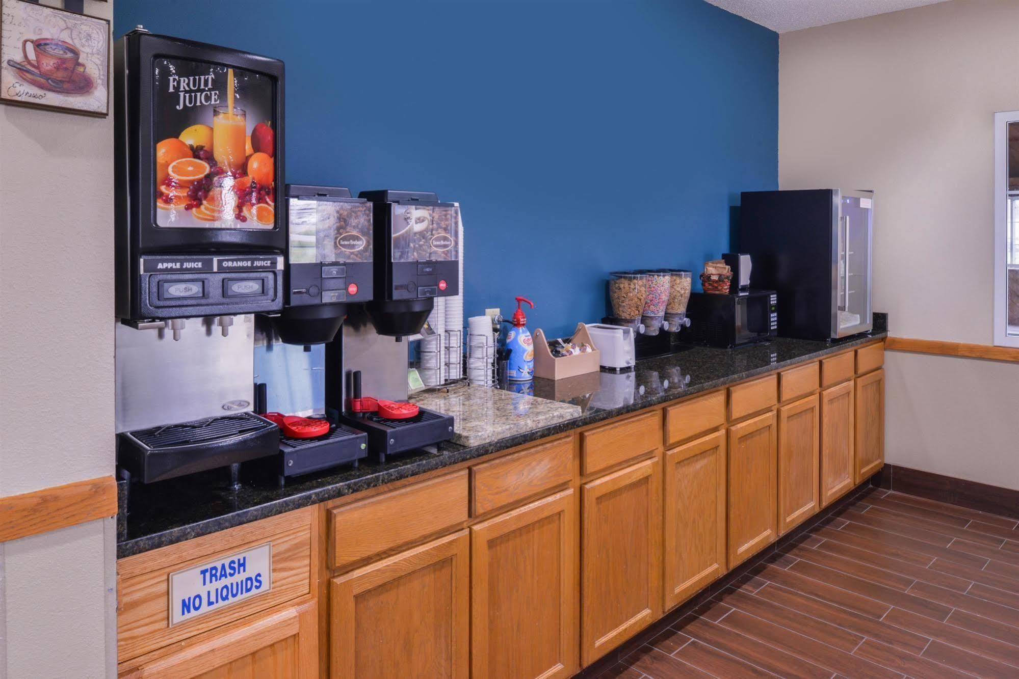 Regency Inn Geneseo Il I-80 Extérieur photo